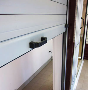 Roller shutter with polyurethane AGM